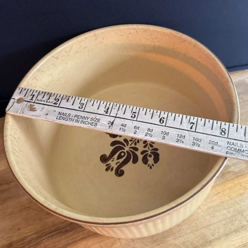 Pfaltzgraff Village 408 Vintage 2 Quart Ribbed Round Casserole Serving Bowl‎ USA
